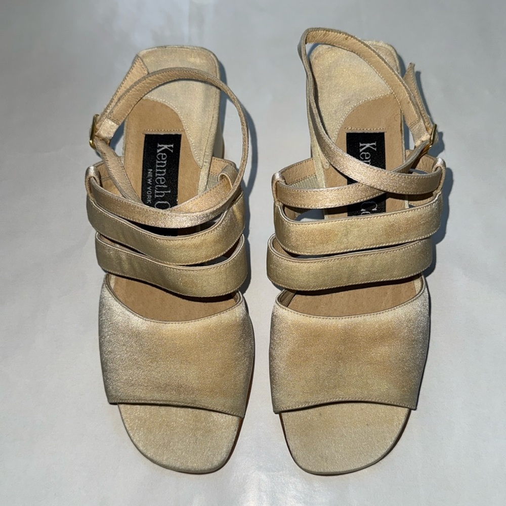 Vintage Kenneth Cole block heel fabric sandals Size 6 Made in Spain